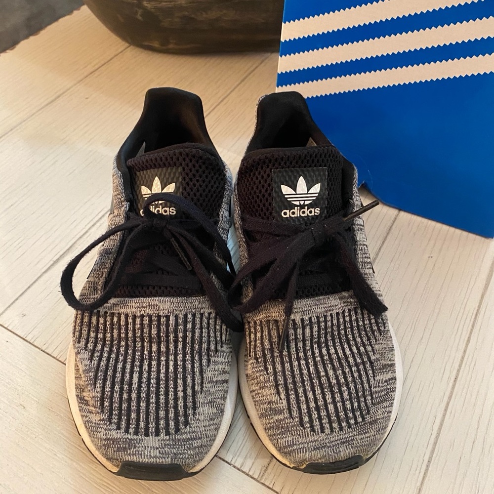 Adidas Swift Run White & Core Black- Boys Size 4